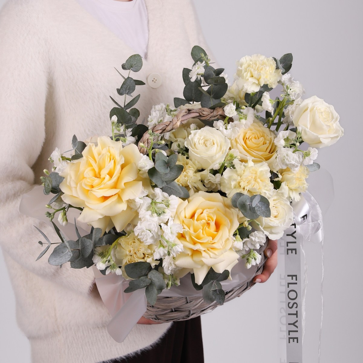 krasivaya bolshaya korzina cvetov  4